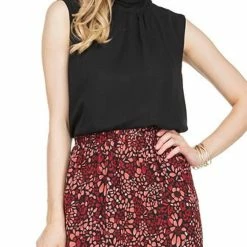 Astr women Jade Shell Top in Black