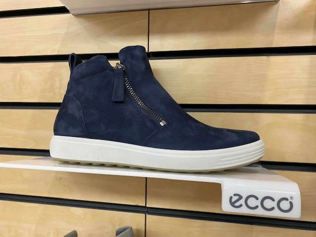 Ecco Women'S Soft 7 Zip Bootie in Night Sky